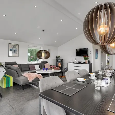 Beautiful In With Jacuzzi *