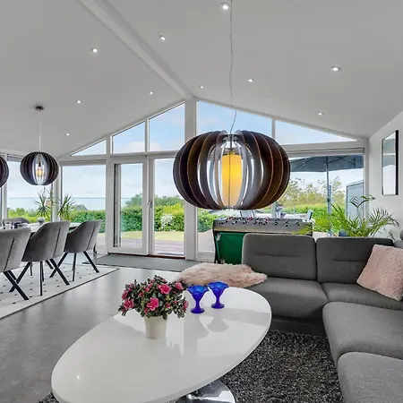 Holiday home Beautiful In With Jacuzzi