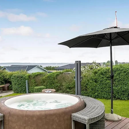 Beautiful In With Jacuzzi Fåborg