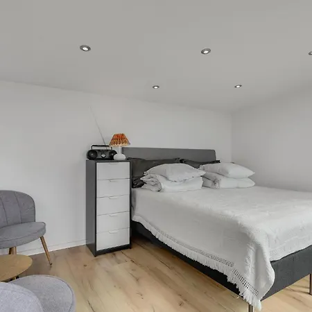 Beautiful In With Jacuzzi Dom wakacyjny