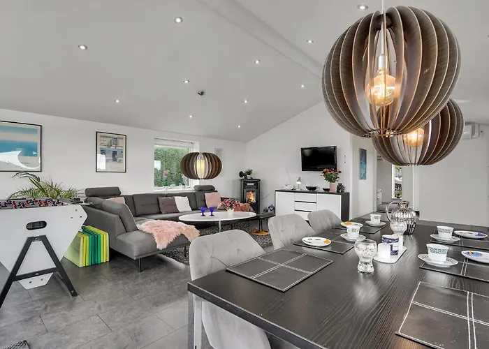 Beautiful In With Jacuzzi *