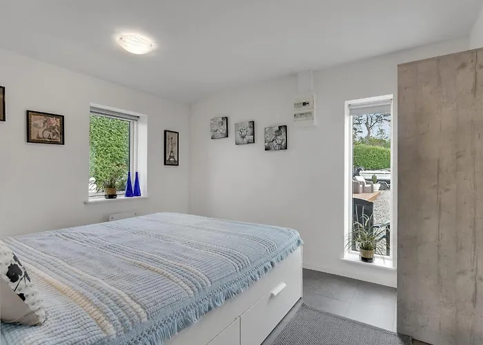 Beautiful In With Jacuzzi *